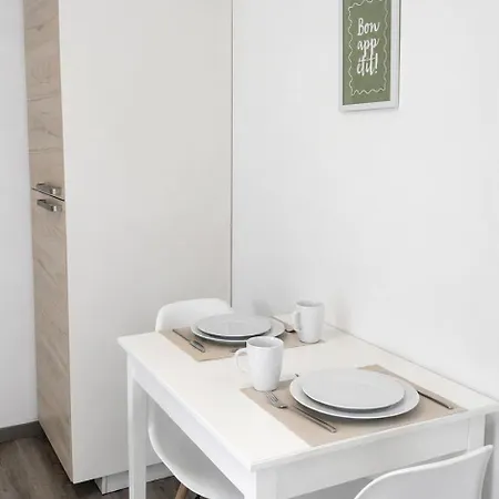 Cozy Apartment With Terrace & Free Parking Appartamento